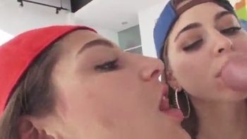Lesbian Facesitting Bondage