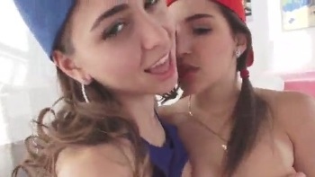 Lesbian Toe Lick